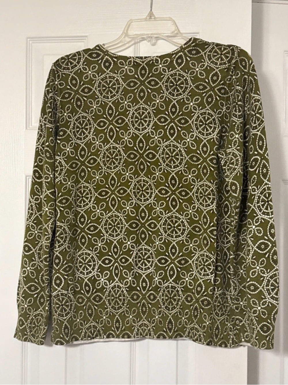 Lane Bryant crewneck button-front olive green cardigan sweater. Size US 14/16W - Picture 6 of 8